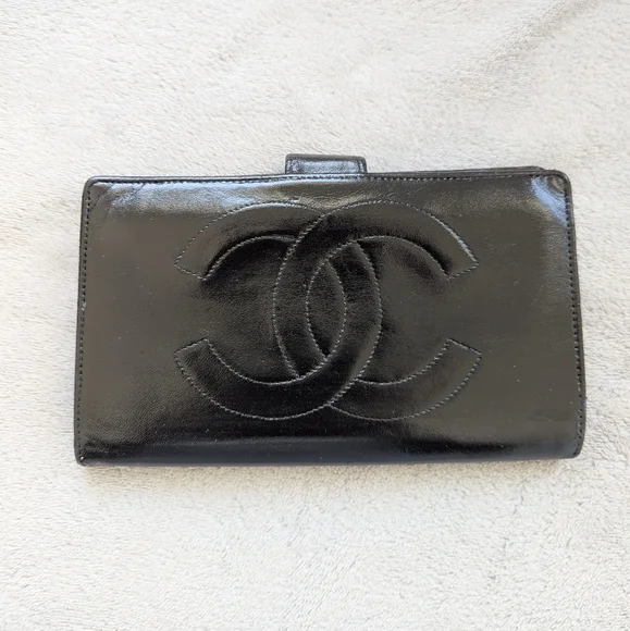 Vintage Chanel Black Leather Wallet - Picture 3 of 17